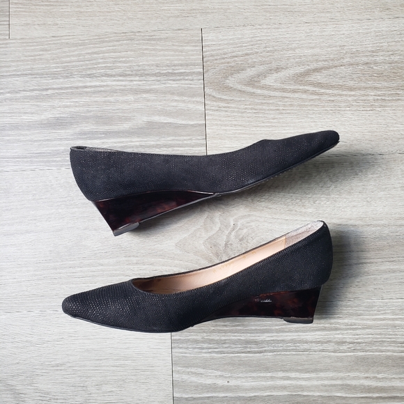 Stuart Weitzman Black Tortoise Shell Wedges - Picture 2 of 8